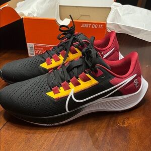 Nike Men's USC Pegasus 38 Size 10.5